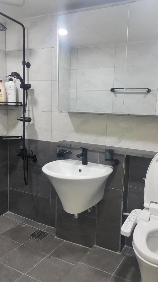 Bella Guesthouse Тхонъён Экстерьер фото